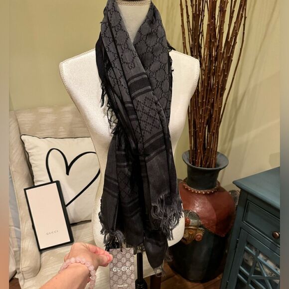 NWT & Box Gucci Scarf 🧣 - Picture 1 of 12